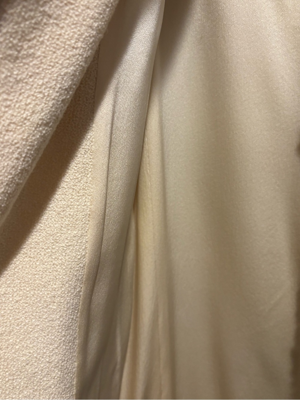 Beautiful Vintage CHANEL Cream Bouclé Coat Herringbone Trim - Picture 11 of 15